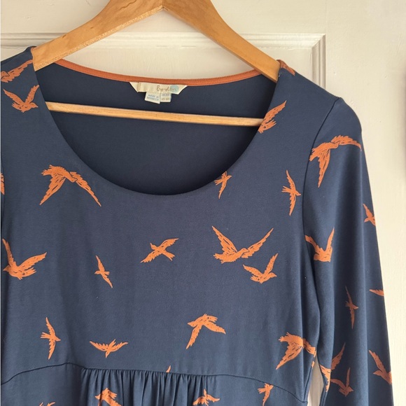 Boden Jersey Knit Navy Blue Dress with Bird Pattern - Picture 3 of 4